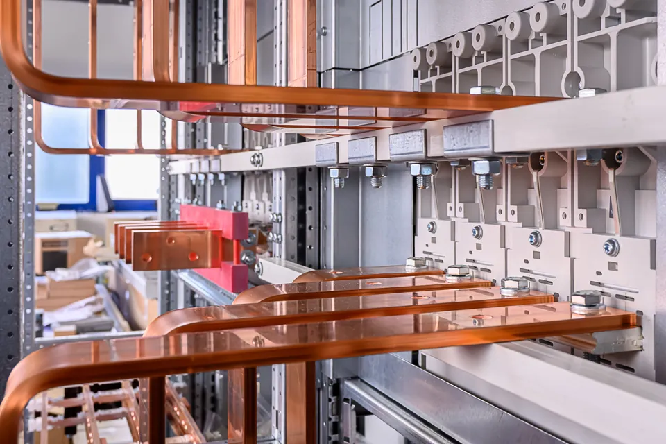 Power center costruito da SAEM